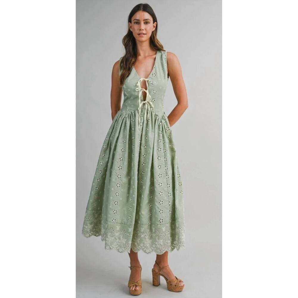 NEW MABLE kate floral eyelet midi dress in sage - Picture 1 of 6
